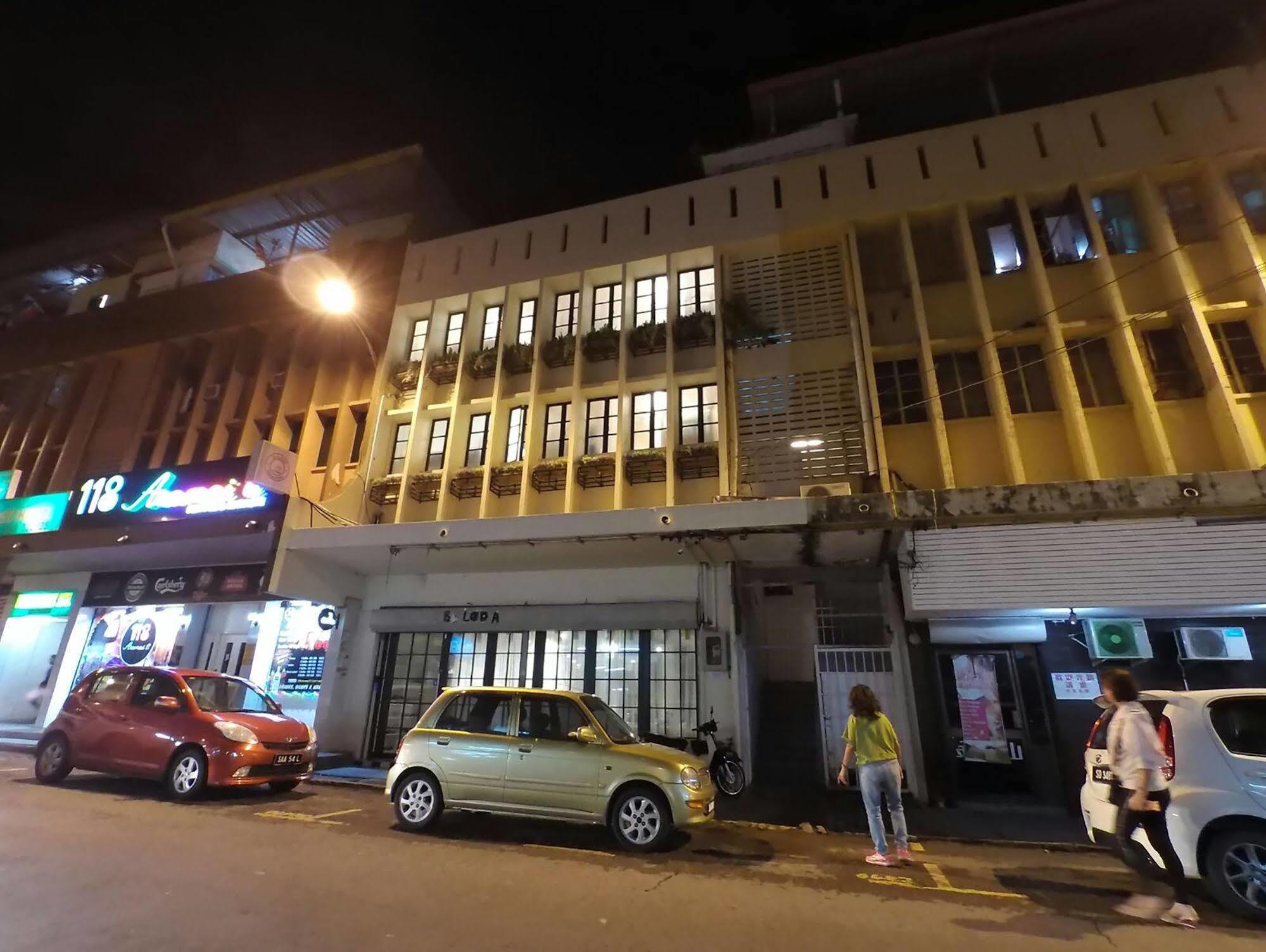 Auberge de jeunesse Balada à Kota Kinabalu Extérieur photo